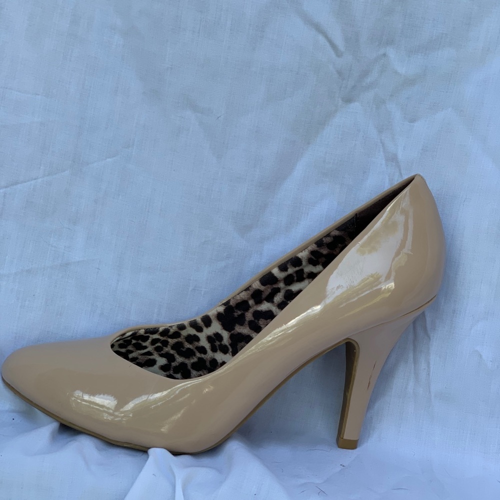 Heels - Picture 3 of 4